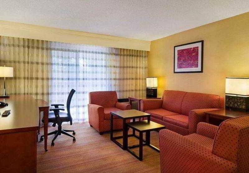 Готель Courtyard By Marriott Boston Вестборо Екстер'єр фото